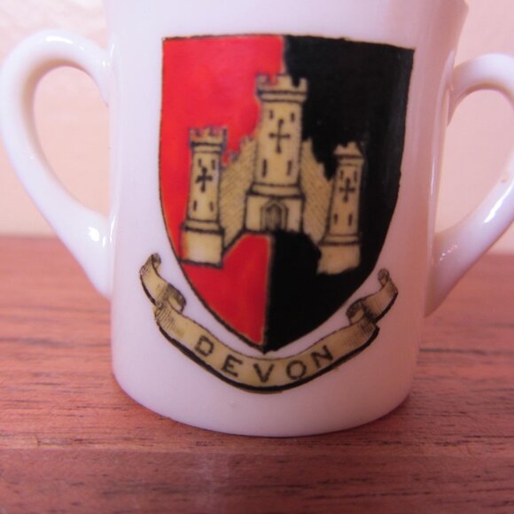 W.H. Goss crested heraldry china vintage Devon Torquay (GC063 Grace) - Picture 3 of 9